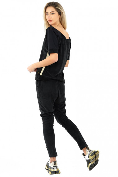 Compleu sport chic cu detalii aurii