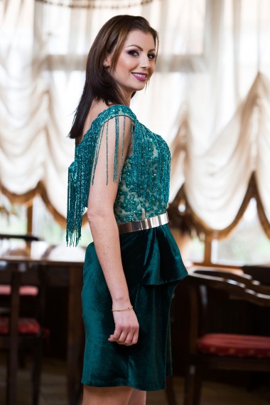 Rochita Malvera Luxury scurta eleganta verde din dantela si catifea accesorizata cu franjuri