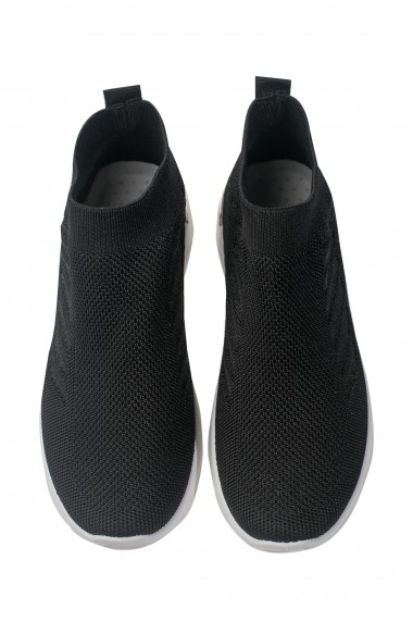 Pantofi negri cu talpa pernoasa