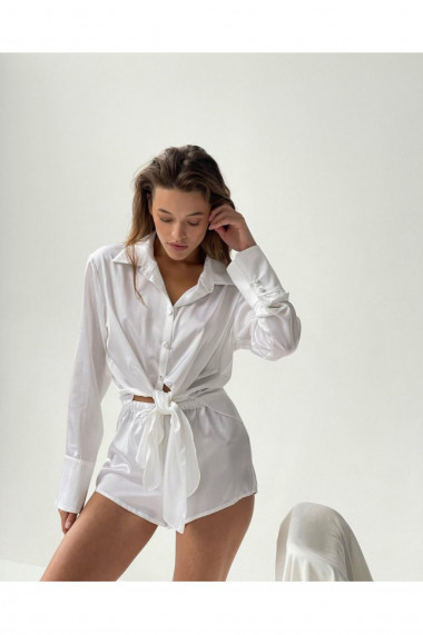 Pijama Lace is more din satin cu bluza cu maneca lunga si pantalon scurt, Alb