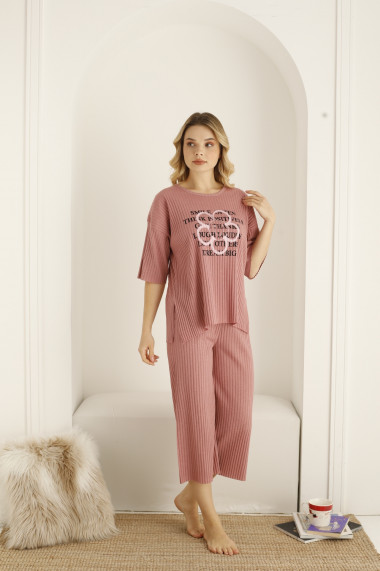 Pijama dama,tricou si pantaloni 3/4,roz