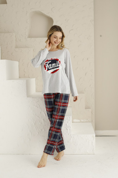 Pijama dama din bumbac,pantaloni lungi bluza cu maneca lunga text Family