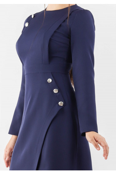 Rochie tip A accesorizata cu nasturi pe o parte