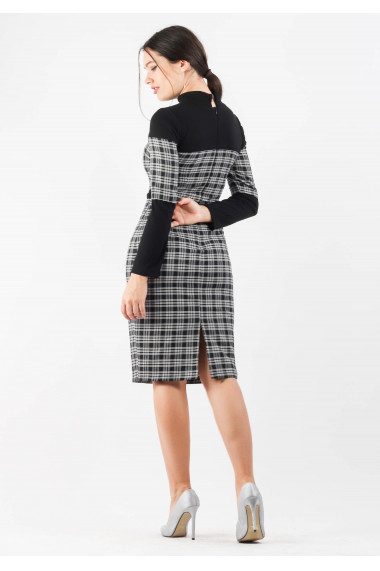 Rochie conica cu guler inalt