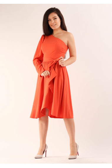 Rochie clos pe un umar