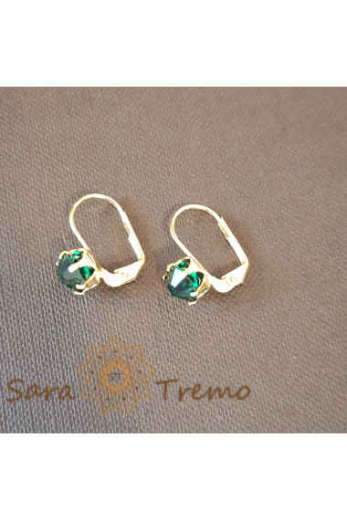 Cercei simpli si clasici cu cristal zirconia verde intens