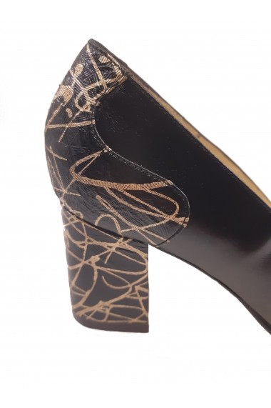 Pantofi dama eleganti  negri cu detalii aurii  din piele naturala