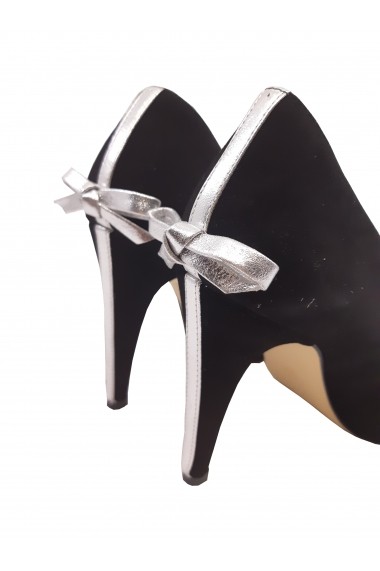 Pantofi stiletto negru antilopa cu fundita argintie la spate