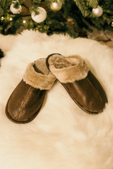 Papuci din blana confortabila naturala maro de miel model pentru barbati