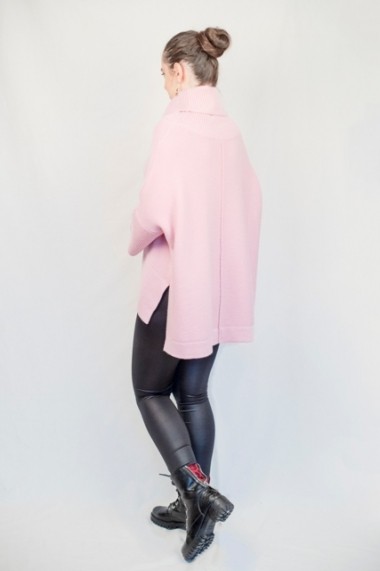 Pulover Carmen Grigoriu over-size cu guler inalt-roz pal