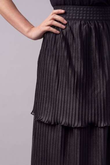 Fusta midi Couture de Marie 0008103 din tulle plisat cu volane Calla Neagra